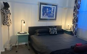 New York Style City Apartment Sleeping Up To Four